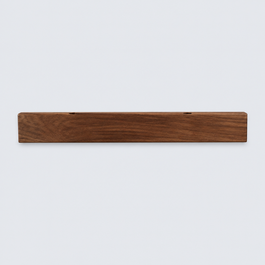 Acacia magnetic strip